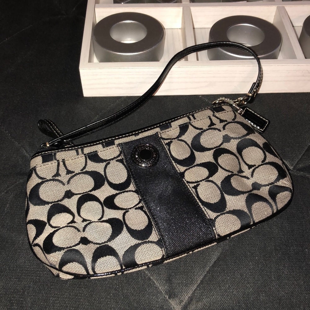 Small coach handbag